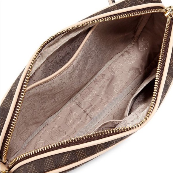 Authentic Michael kors monogram Crossbody bag - Picture 2 of 4